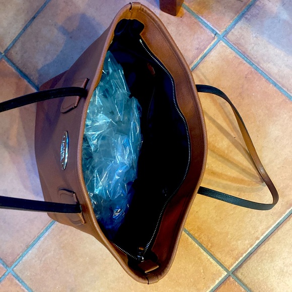 COACH Taxi Zippered Top Tote Saffiano Saddle Brown. - Picture 2 of 6